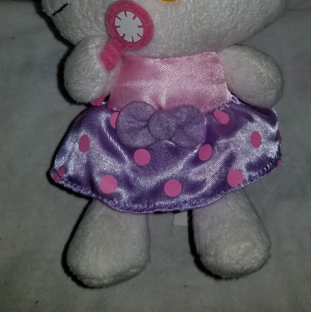 Hello Kitty plush - Picture 2 of 5